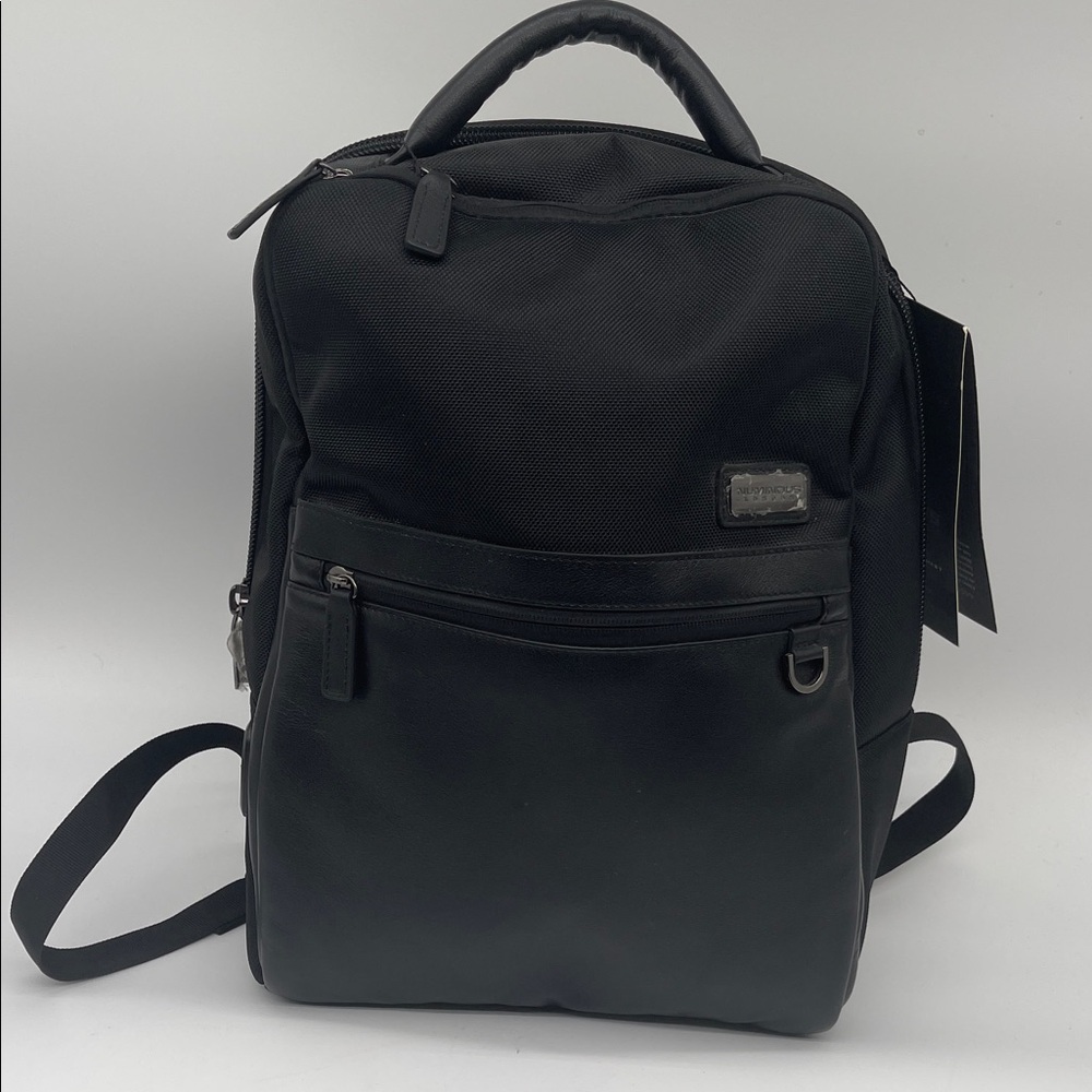 NWT Numinous London 4401 Smart City Pack Men Smart Luggage